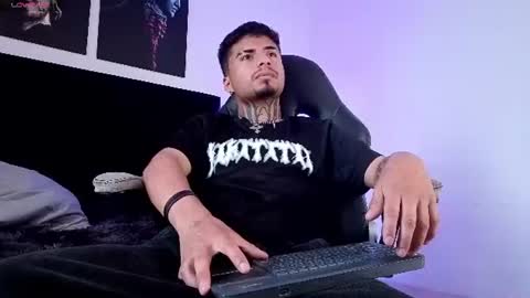 juancamilo66_ online show from August 1, 9:35 pm