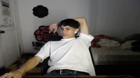 Snapshot of juanda_420 chatting on June 22, 5:59 am TheGoldenBoy online show from June 22, 5:59 am