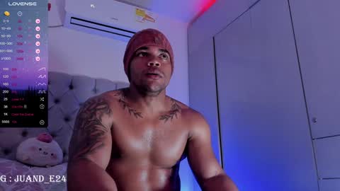 Snapshot of juande_24 chatting on February 8, 7:48 am independent model online show from February 8, 7:48 am