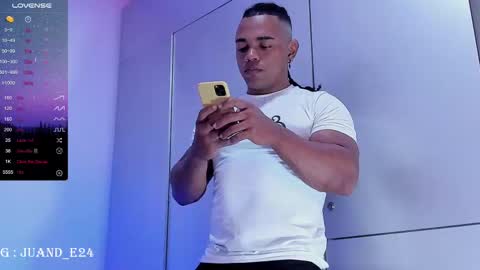 Snapshot of juande_24 chatting on February 10, 4:19 am independent model online show from February 10, 4:19 am