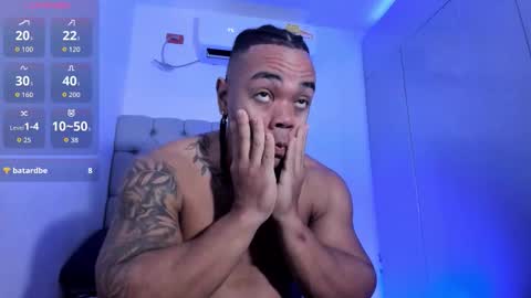 Snapshot of juande_24 chatting on November 7, 3:01 pm independent model online show from November 7, 3:01 pm