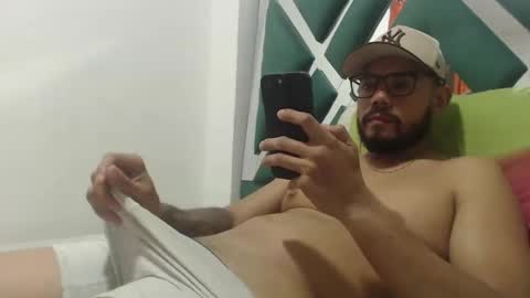 juanfe_style online show from September 24, 4:05 am