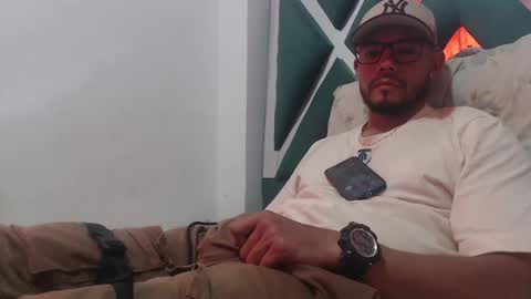 juanfe_style online show from November 22, 3:33 pm