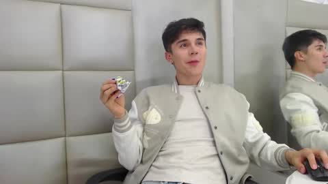 JuanGomm online show from December 15, 3:55 am