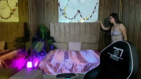 JUANITA online show from March 30, 11:33 am