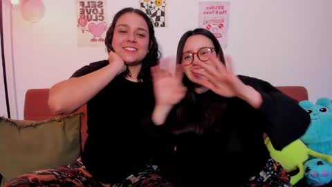 juanitaaa_ online show from April 22, 2:03 am