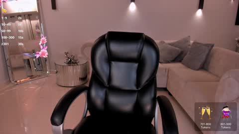 Juanita Clay online show from January 18, 11:43 am