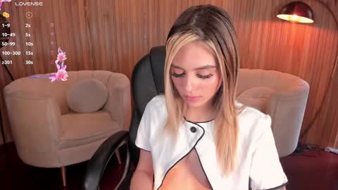 Juanita Clay online show from January 21, 6:23 pm