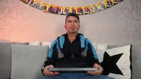 Juan k online show from October 24, 1:51 pm