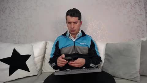 Juan k online show from November 4, 1:43 pm