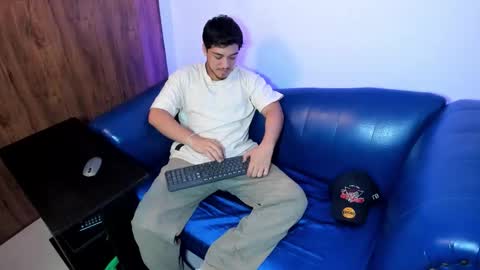 Snapshot of juanmechanic chatting on November 12, 3:12 pm JUAN online show from November 12, 3:12 pm