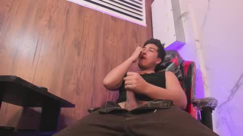 Snapshot of juanmechanic chatting on November 14, 11:13 pm JUAN online show from November 14, 11:13 pm