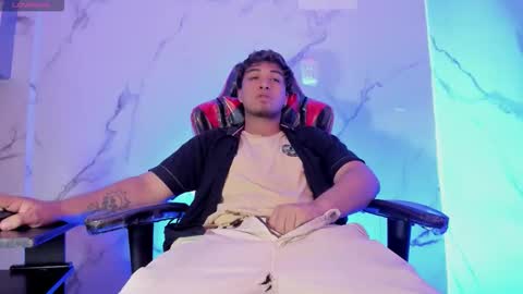 JUAN  online show from March 28, 3:22 pm