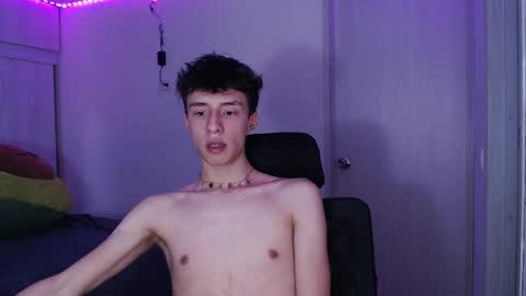 juanmres online show from April 3, 9:02 pm