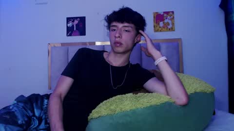 juanmres online show from May 5, 9:01 pm