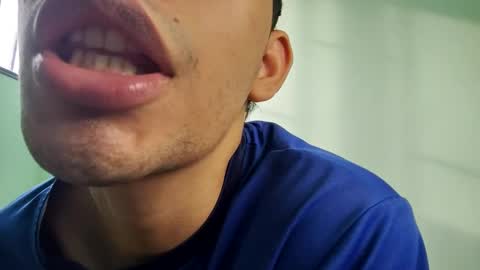 Snapshot of juansuarez204 chatting on December 21, 9:36 pm juansuarez204 online show from December 21, 9:36 pm