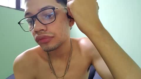 Snapshot of juansuarez204 chatting on January 10, 3:37 pm juansuarez204 online show from January 10, 3:37 pm