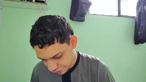 Snapshot of juansuarez204 chatting on February 4, 4:50 pm juansuarez204 online show from February 4, 4:50 pm