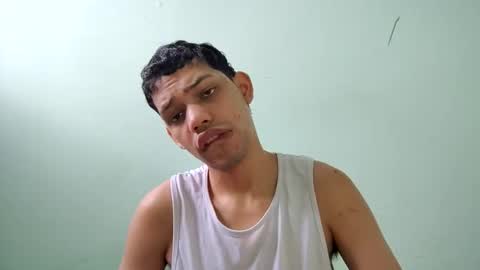 Snapshot of juansuarez204 chatting on February 23, 7:07 pm juansuarez204 online show from February 23, 7:07 pm