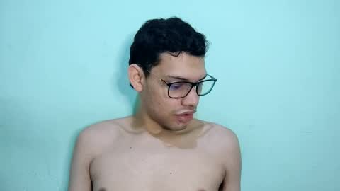 Snapshot of juansuarez204 chatting on March 3, 11:35 pm juansuarez204 online show from March 3, 11:35 pm