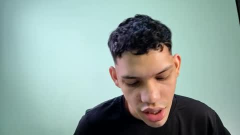 Snapshot of juansuarez204 chatting on March 7, 10:32 pm juansuarez204 online show from March 7, 10:32 pm