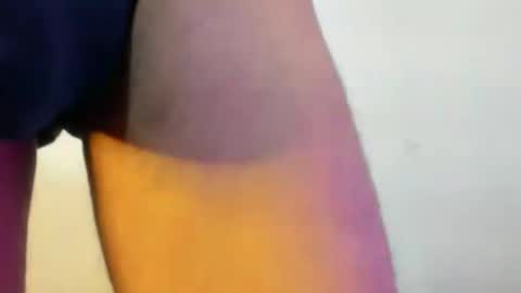 Snapshot of juansuarez204 chatting on October 12, 9:47 pm juansuarez204 online show from October 12, 9:47 pm