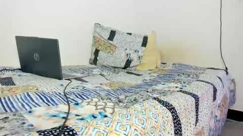 juansuarez204 online show from May 26, 1:01 am