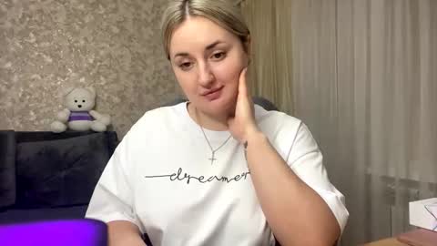 Snapshot of judevalenti chatting on October 14, 6:20 pm JudeValenti online show from October 14, 6:20 pm