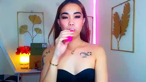 EloiseMoree online show from January 13, 10:20 am