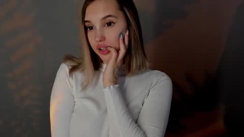 Snapshot of judymiles chatting on January 29, 5:19 am Angelica online show from January 29, 5:19 am