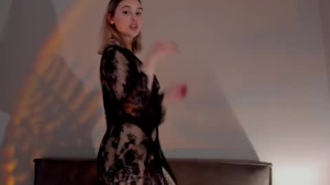 Snapshot of judymiles chatting on February 5, 5:09 am Angelica online show from February 5, 5:09 am