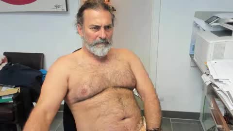 Snapshot of juergenkru chatting on October 23, 5:55 pm Giovanni50pro online show from October 23, 5:55 pm