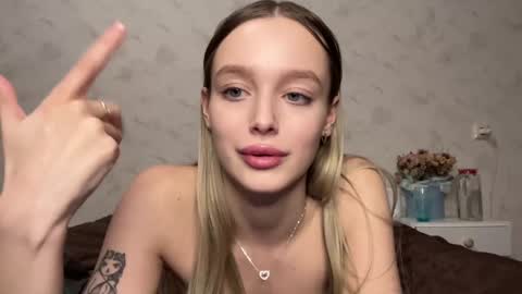 Snapshot of juicy_angels chatting on December 3, 5:45 pm alexa online show from December 3, 5:45 pm