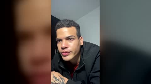 Snapshot of juicy_boy22 chatting on March 5, 11:01 pm Miguel online show from March 5, 11:01 pm