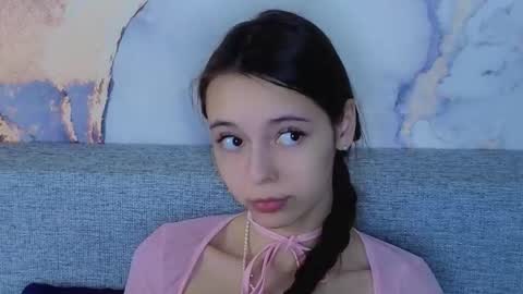 leyla online show from October 23, 7:29 am