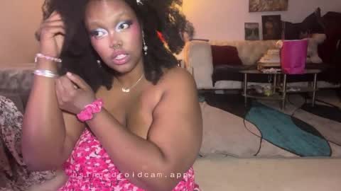 Snapshot of juicy_janet chatting on May 31, 8:32 am juicy_janet online show from May 31, 8:32 am