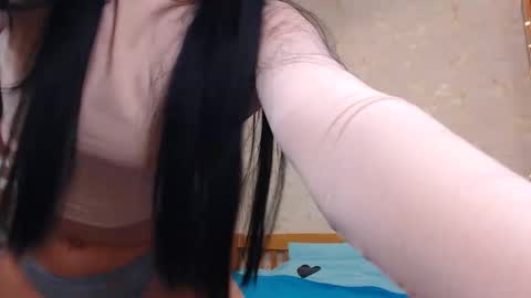 Snapshot of juicy_jesss chatting on December 25, 8:28 pm juicy_jesss online show from December 25, 8:28 pm