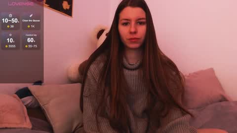 Snapshot of juicy_mystery chatting on January 6, 12:35 pm laura online show from January 6, 12:35 pm