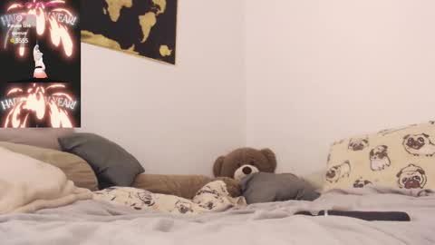 Snapshot of juicy_mystery chatting on March 2, 7:45 pm laura online show from March 2, 7:45 pm