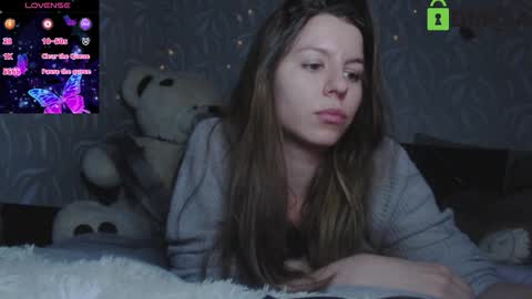 Snapshot of juicy_mystery chatting on October 26, 12:44 pm laura online show from October 26, 12:44 pm