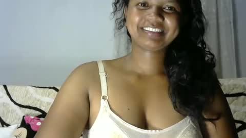 Snapshot of juicy_pretty chatting on March 31, 2:46 am stellah online show from March 31, 2:46 am