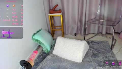 Snapshot of juicy_sky chatting on September 19, 7:43 am Your Paradise online show from September 19, 7:43 am