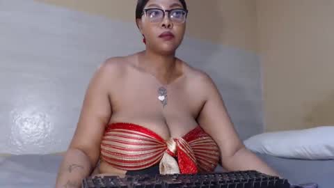 juicyfatboobsx online show from September 21, 10:17 am