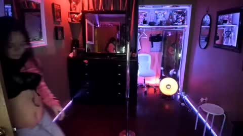 Snapshot of juicyjayxxx69 chatting on January 31, 4:03 am juicyjayxxx69 online show from January 31, 4:03 am