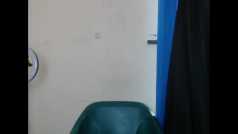 Snapshot of juicynwetx chatting on February 24, 10:15 am juicynwetx online show from February 24, 10:15 am