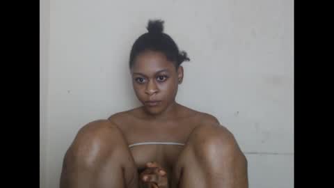 Snapshot of juicynwetx chatting on March 10, 1:12 am juicynwetx online show from March 10, 1:12 am