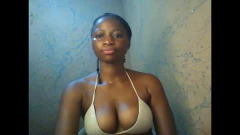 Snapshot of juicypiexx chatting on December 3, 10:30 pm juicypiexx online show from December 3, 10:30 pm