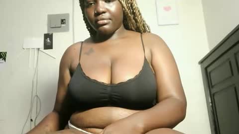 juicyslurrt online show from February 4, 5:30 pm