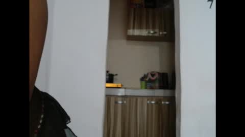 juicyxpink online show from November 19, 11:54 am