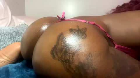 juicyy_mochaa online show from January 17, 10:57 pm